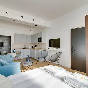 https://176-suite-jean-great-studio.fr-paris.fr