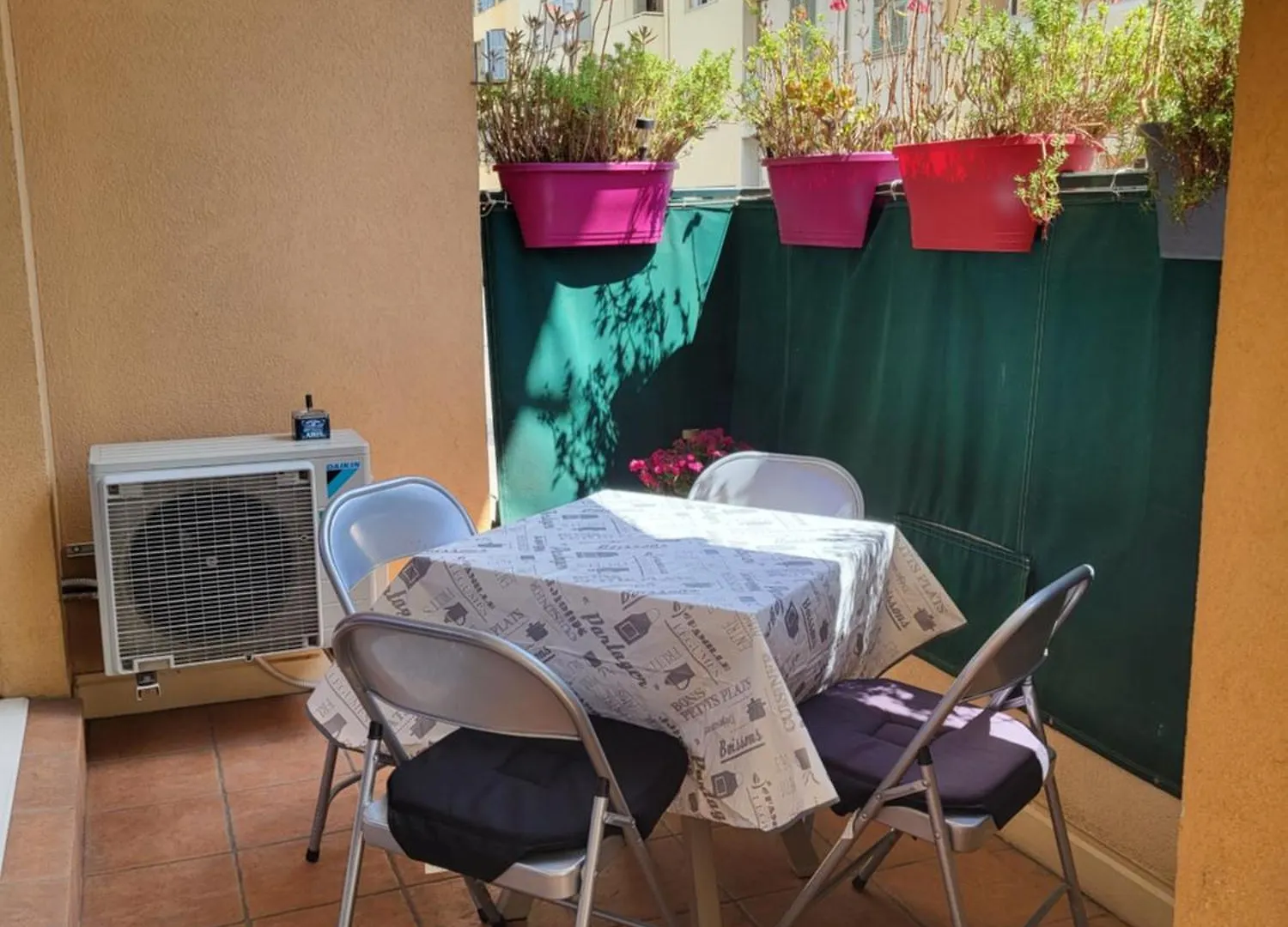 Appartement traversant et lumineux avec terrasse Saint-Laurent-du-Var