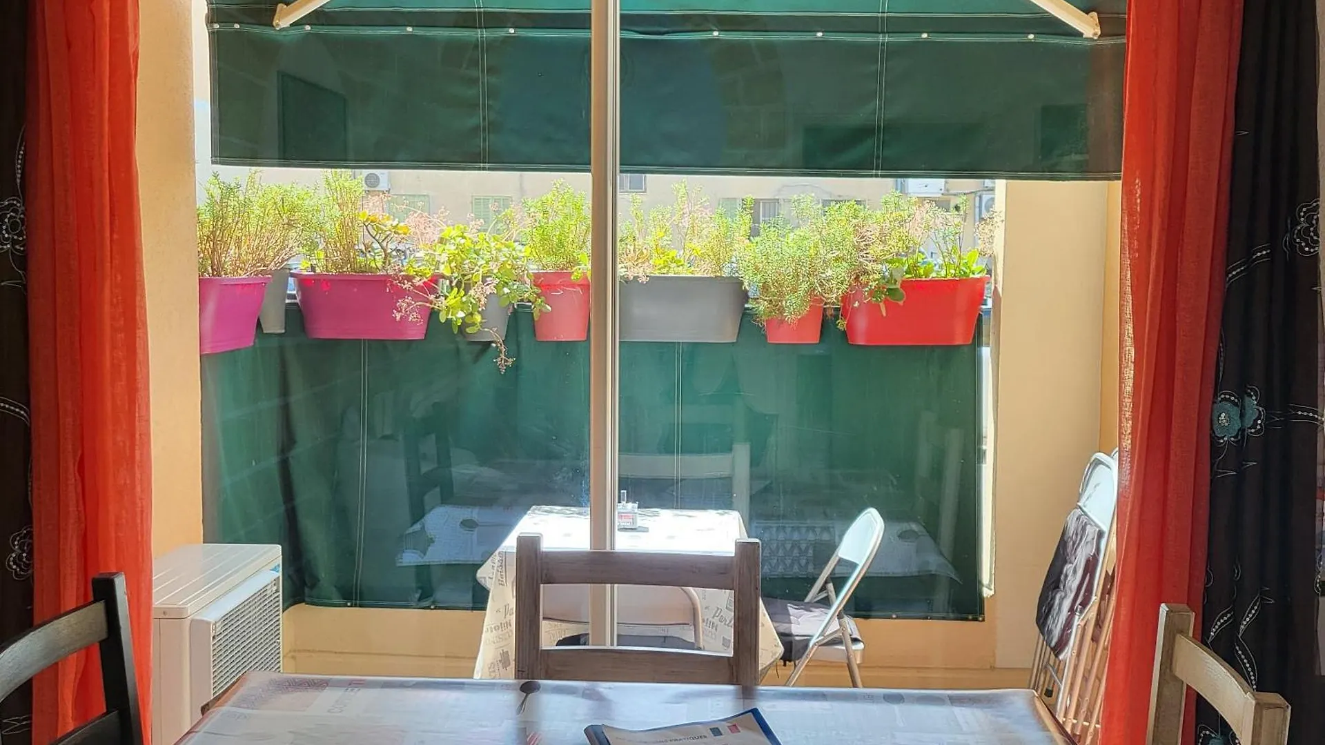 Appartement traversant et lumineux avec terrasse Saint-Laurent-du-Var